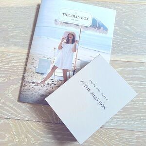 Jilly Box: pearl necklace